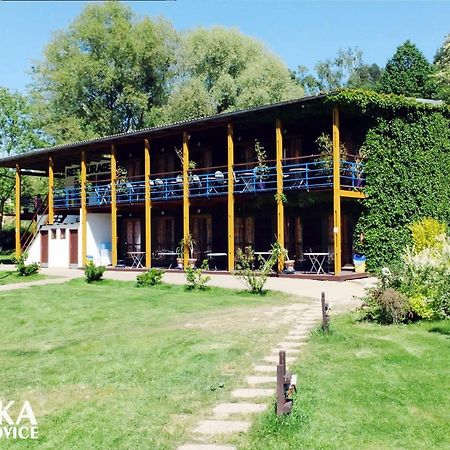 Lavka Park Skochovice Hotel Vrané nad Vltavou Buitenkant foto