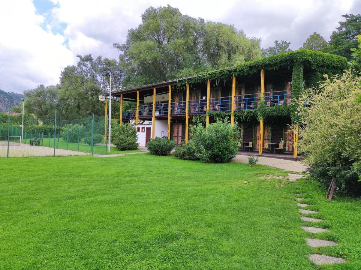 Lavka Park Skochovice Hotel Vrané nad Vltavou Buitenkant foto
