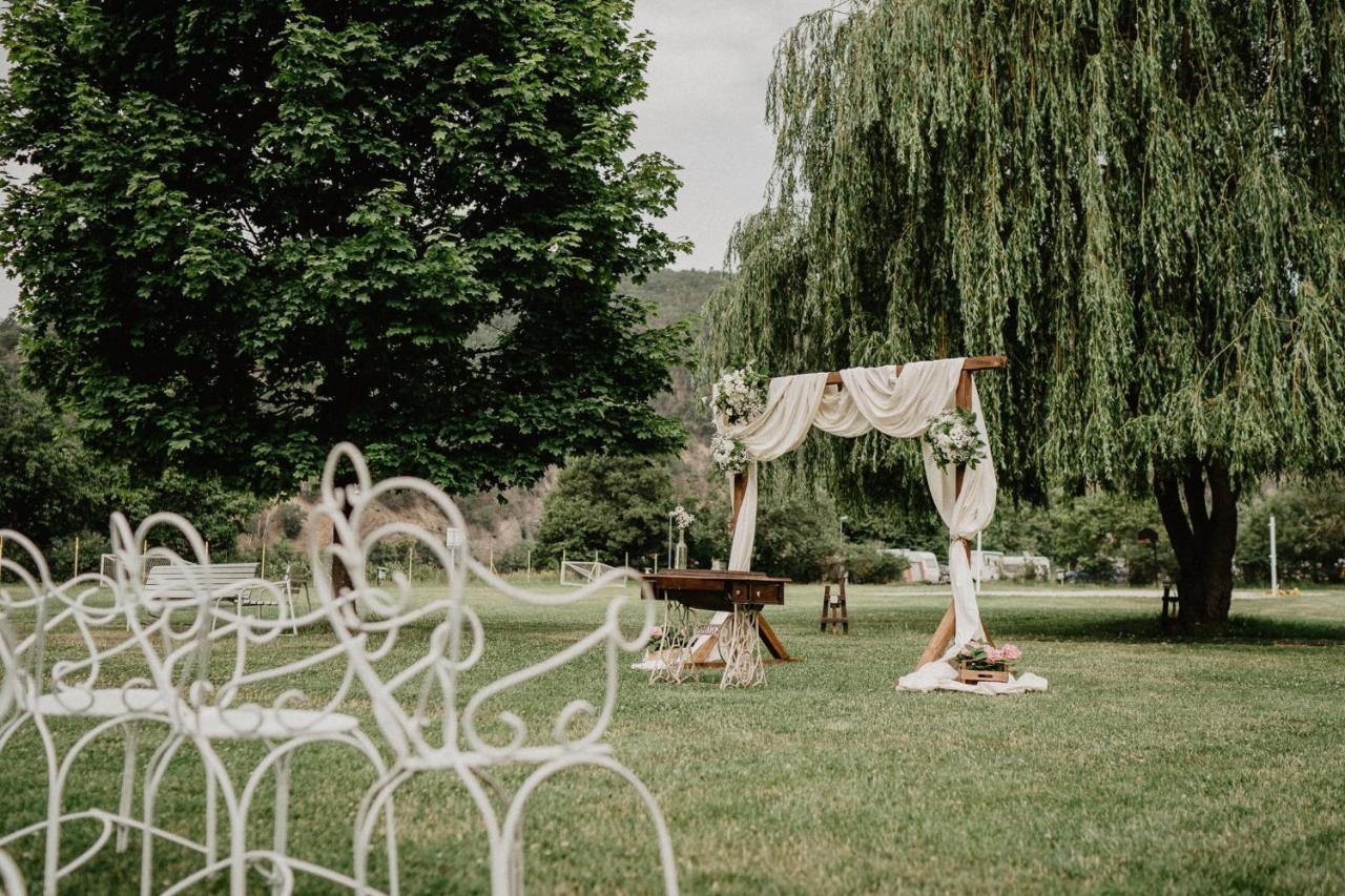 Lavka Park Skochovice Hotel Vrané nad Vltavou Buitenkant foto