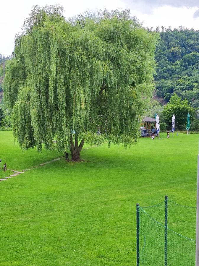 Lavka Park Skochovice Hotel Vrané nad Vltavou Buitenkant foto